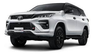 Toyota Fortuner tampak depan